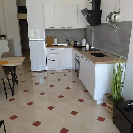 Hana Apartment *